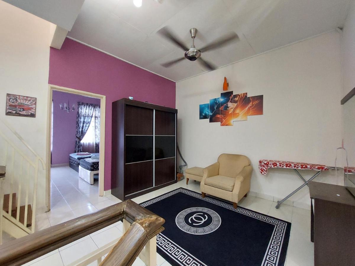 E&A Homestay Klia/ Sepang/ Nilai エクステリア 写真